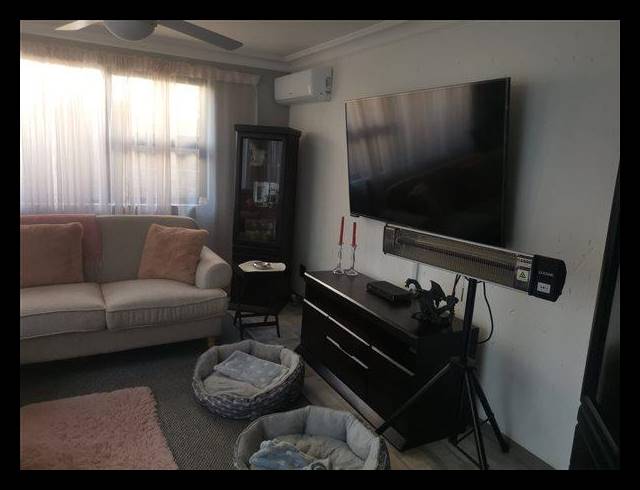 2 BEDROOM CLUSTER FOR SALE IN POMONA